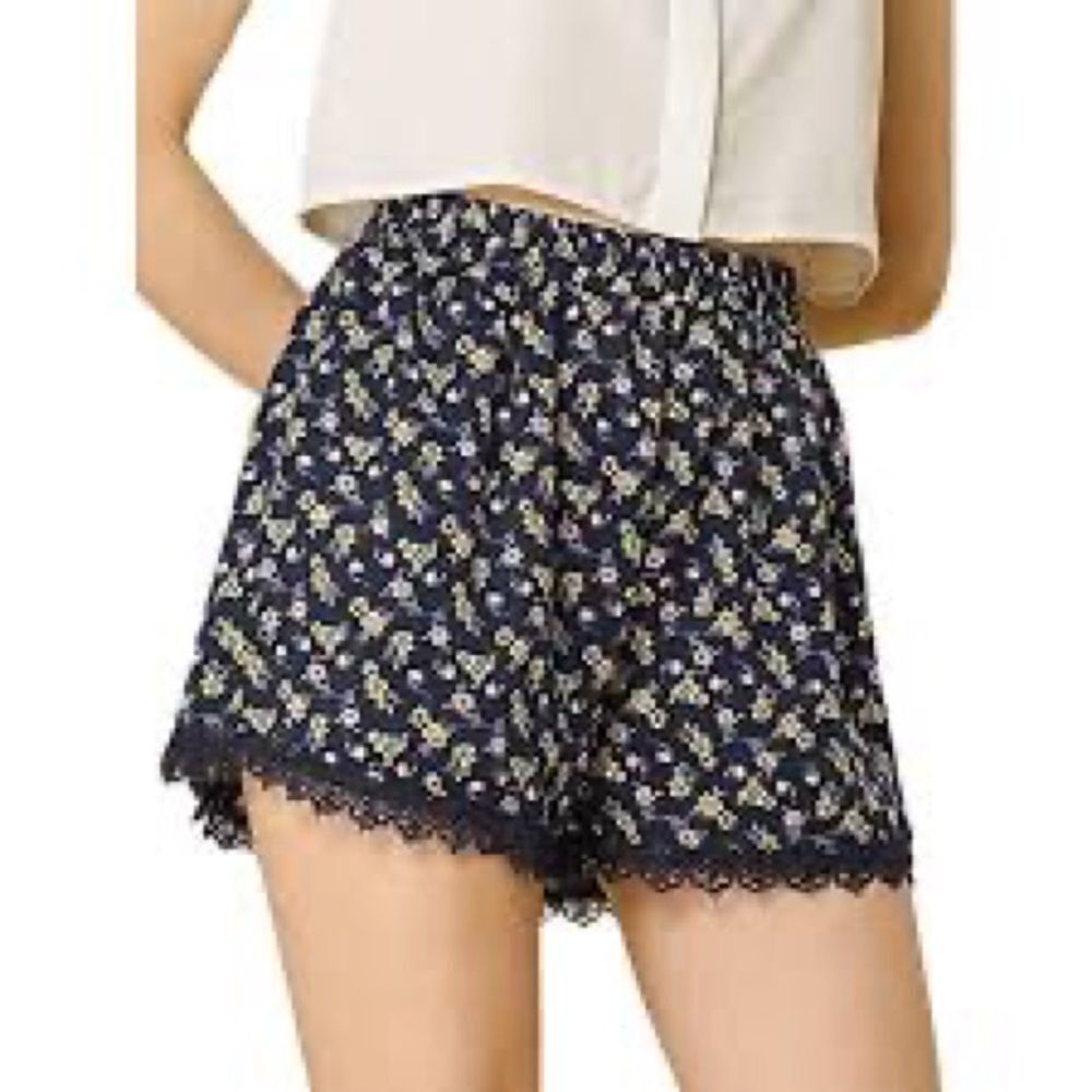 RACHEL & Chloe Black Ditsy Floral High Waisted Shorts w/ Crochet Hem Size S